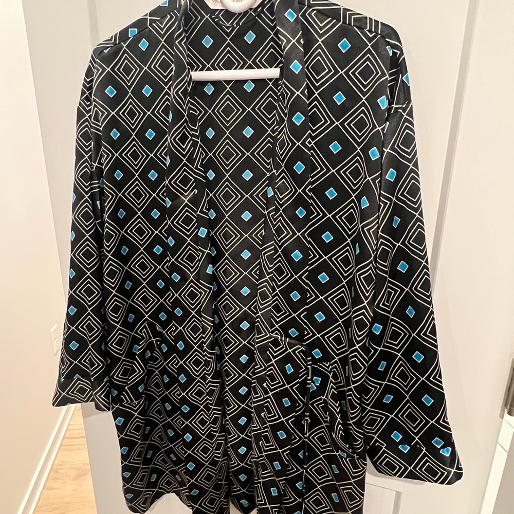 Victoria's Secret Black and Blue Geometric Robe